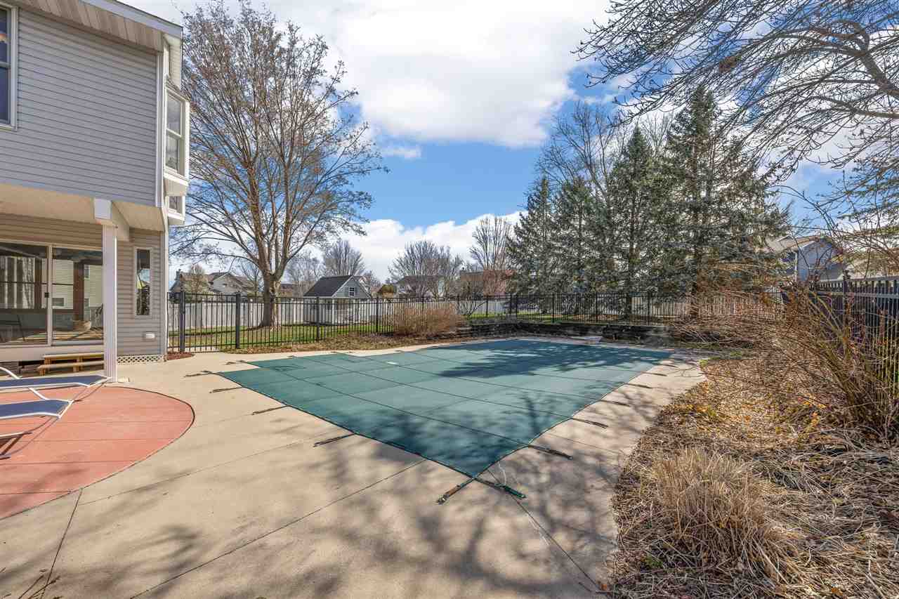 48 Galway Circle Iowa City IA 52246
