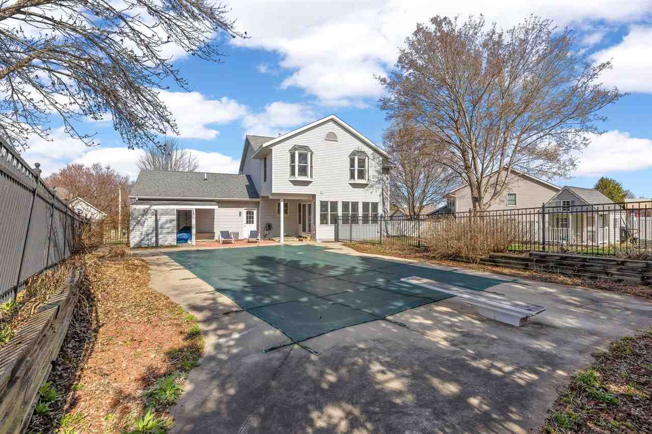 48 Galway Circle Iowa City IA 52246