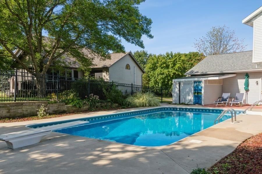 48 Galway Circle Iowa City IA 52246