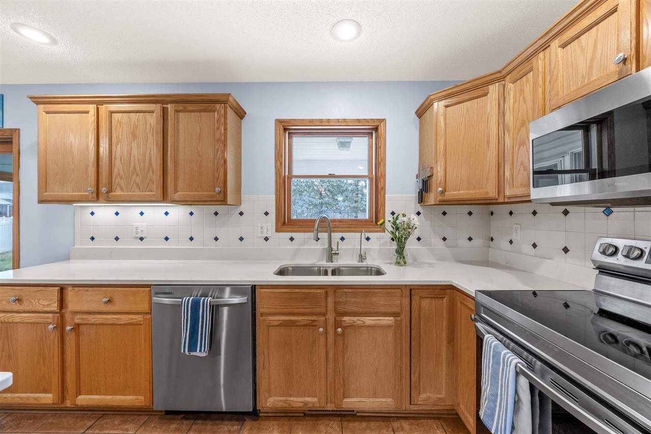 48 Galway Circle Iowa City IA 52246