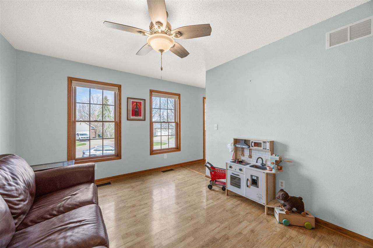 48 Galway Circle Iowa City IA 52246