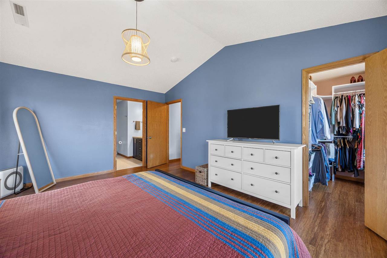 48 Galway Circle Iowa City IA 52246