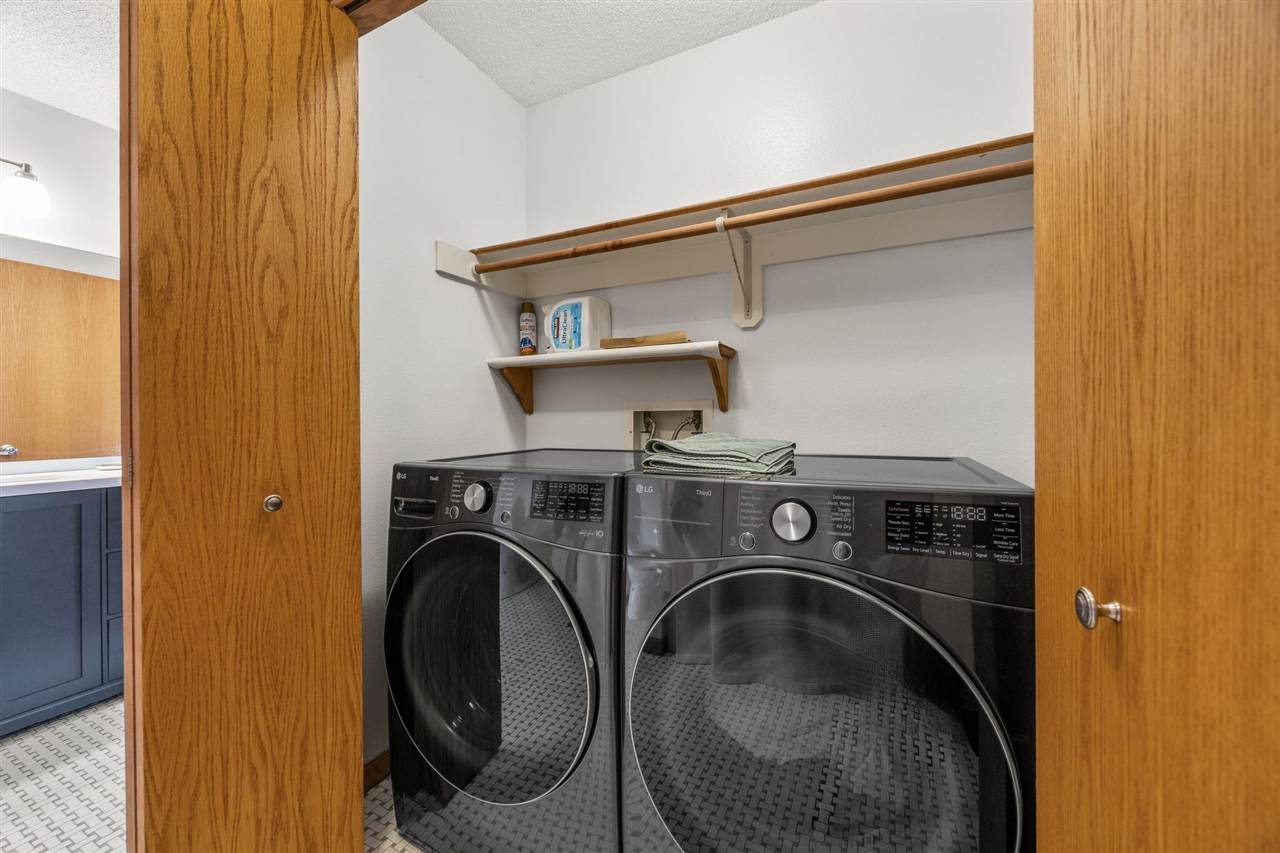 48 Galway Circle Iowa City IA 52246