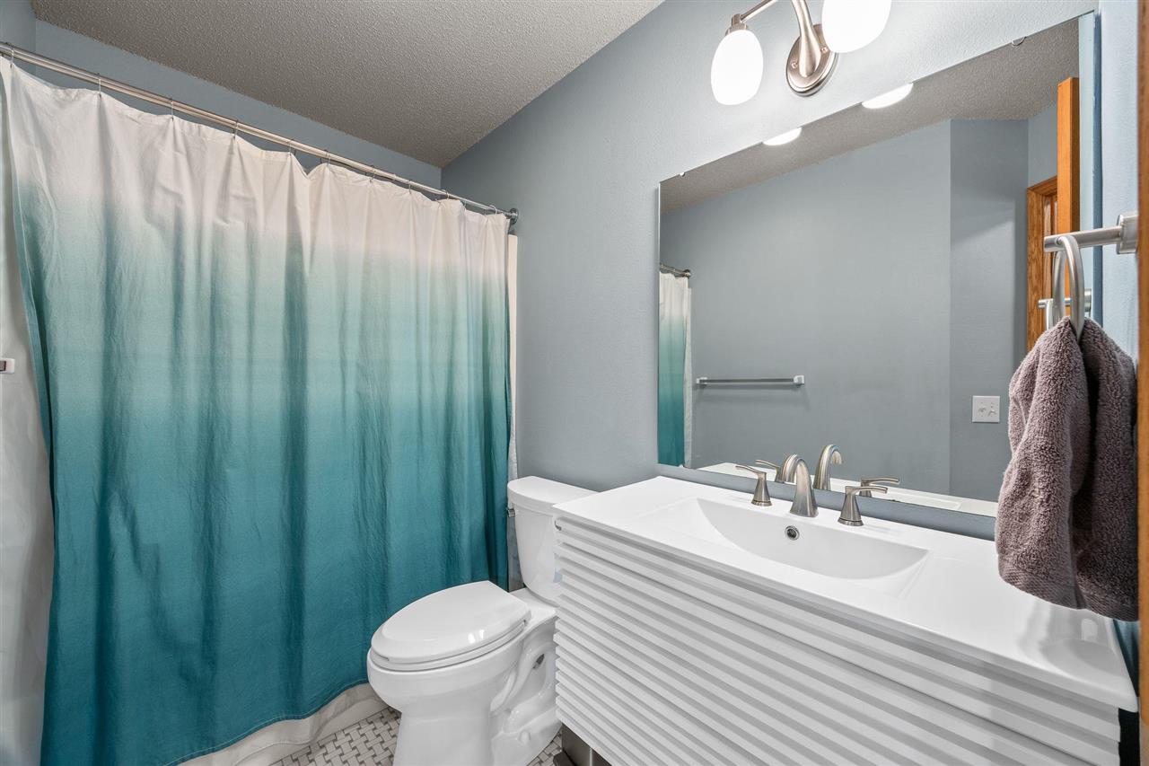 48 Galway Circle Iowa City IA 52246