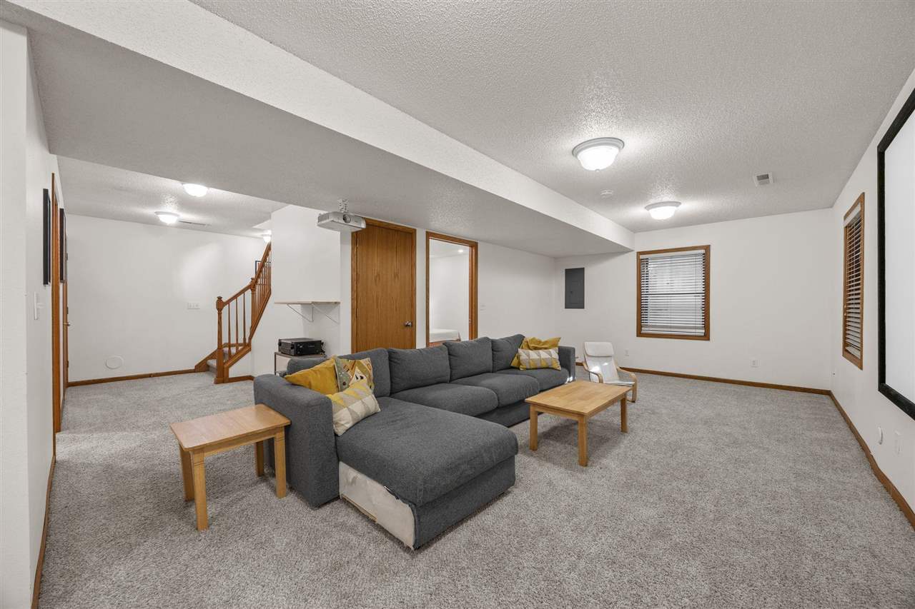 48 Galway Circle Iowa City IA 52246