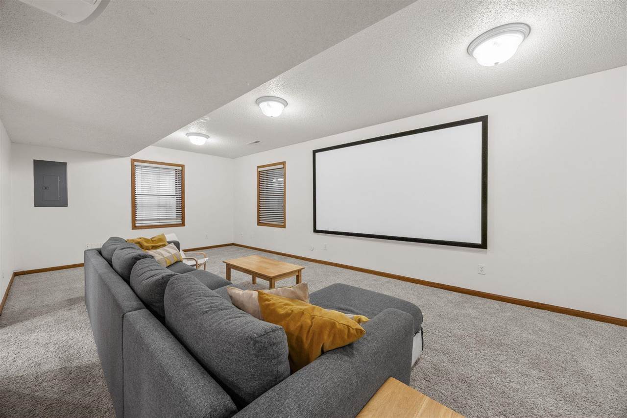 48 Galway Circle Iowa City IA 52246