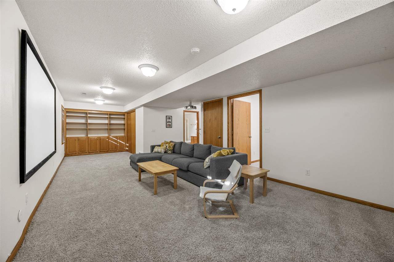 48 Galway Circle Iowa City IA 52246