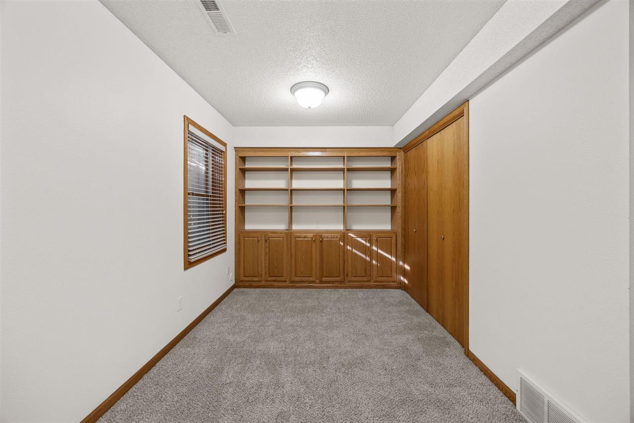48 Galway Circle Iowa City IA 52246