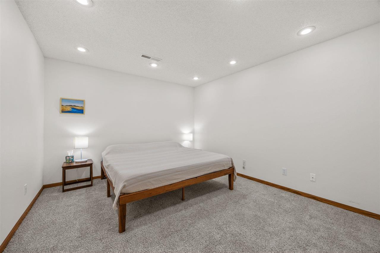 48 Galway Circle Iowa City IA 52246