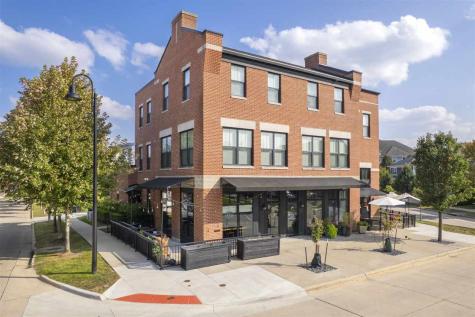 1006 Walker Circle Iowa City IA 52245