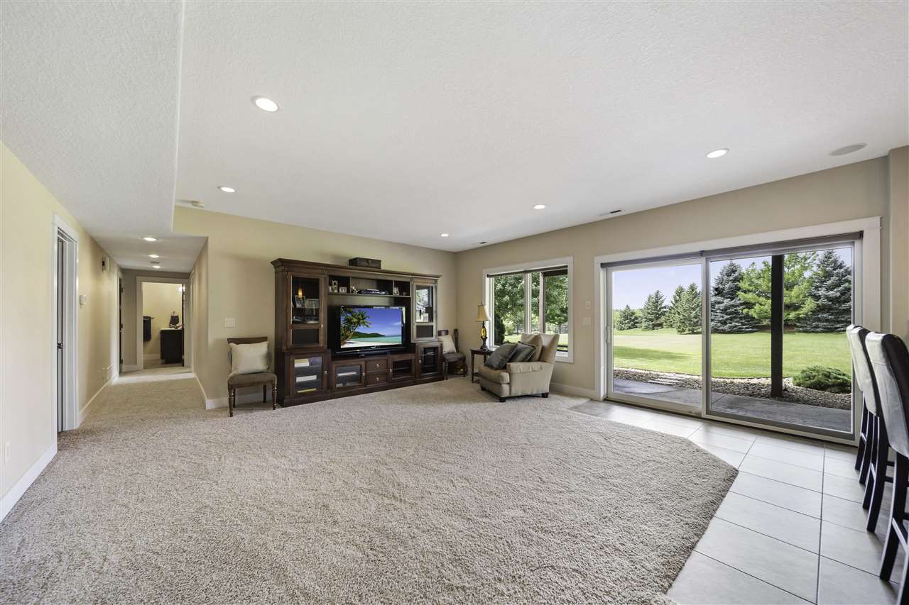 2910 High Bluff Drive Coralville IA 52241
