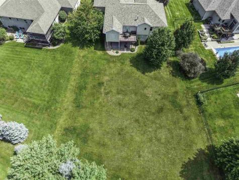 2910 High Bluff Drive Coralville IA 52241