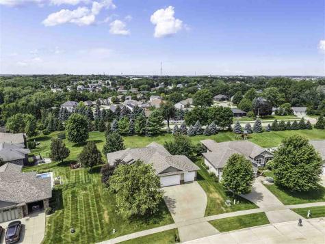 2910 High Bluff Drive Coralville IA 52241