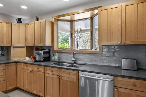 1902 Woodberry Court Iowa City IA 52246