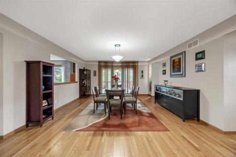 1902 Woodberry Court Iowa City IA 52246