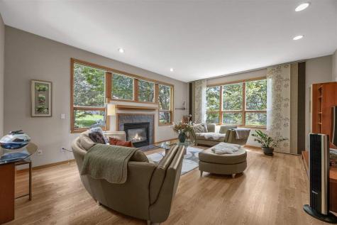 1902 Woodberry Court Iowa City IA 52246