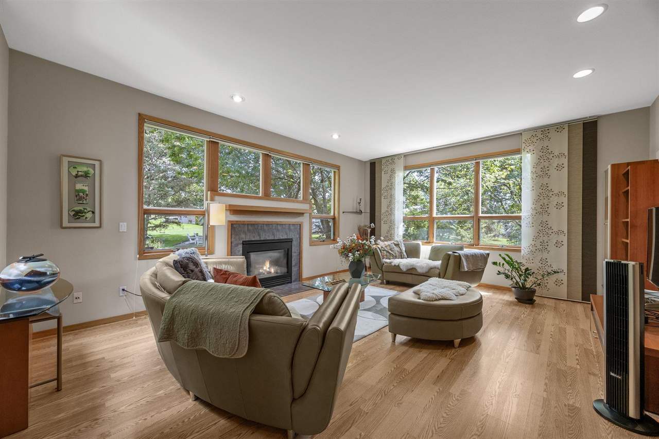 1902 Woodberry Court Iowa City IA 52246