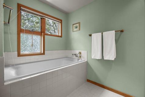 1902 Woodberry Court Iowa City IA 52246