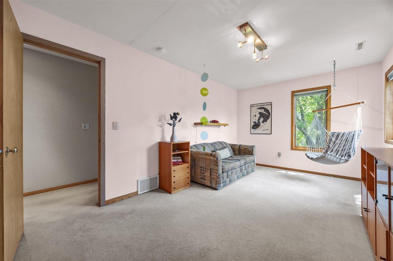1902 Woodberry Court Iowa City IA 52246