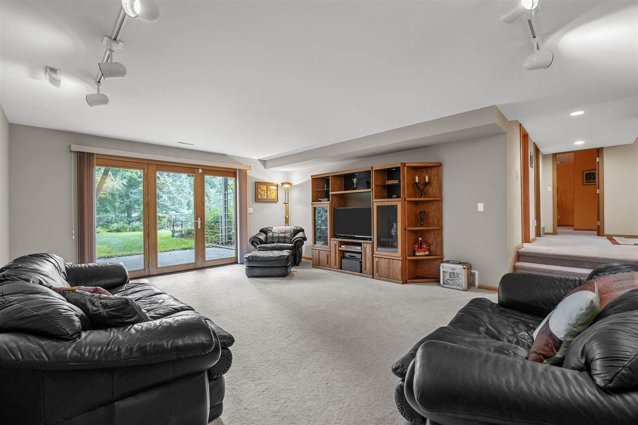1902 Woodberry Court Iowa City IA 52246