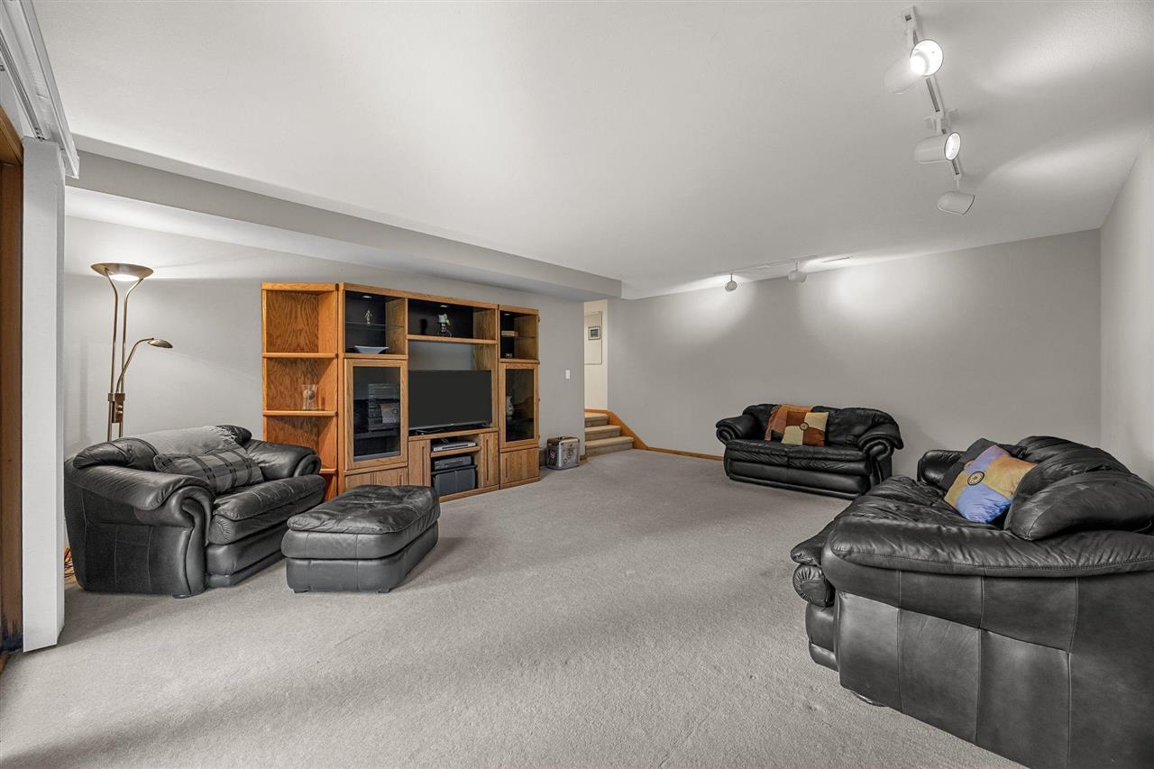 1902 Woodberry Court Iowa City IA 52246