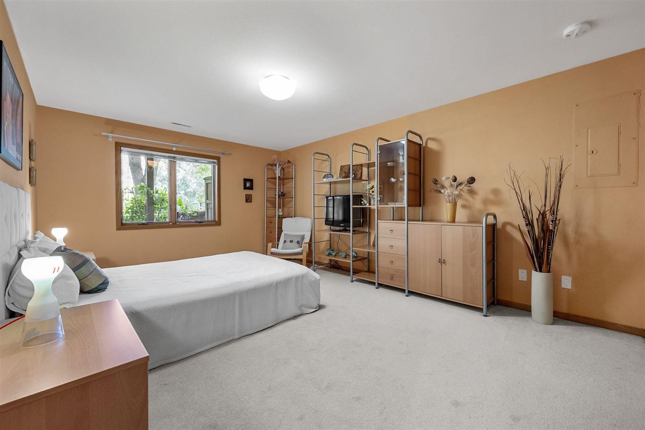 1902 Woodberry Court Iowa City IA 52246