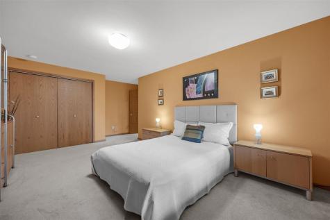 1902 Woodberry Court Iowa City IA 52246