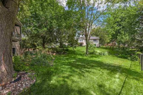 1902 Woodberry Court Iowa City IA 52246