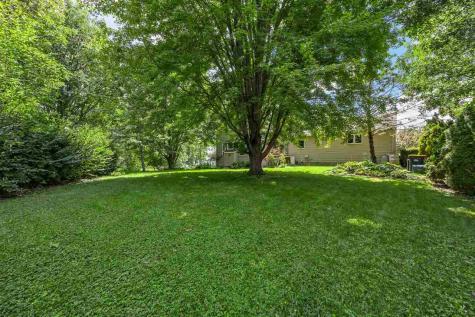1902 Woodberry Court Iowa City IA 52246