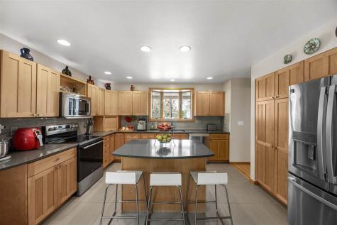 1902 Woodberry Court Iowa City IA 52246
