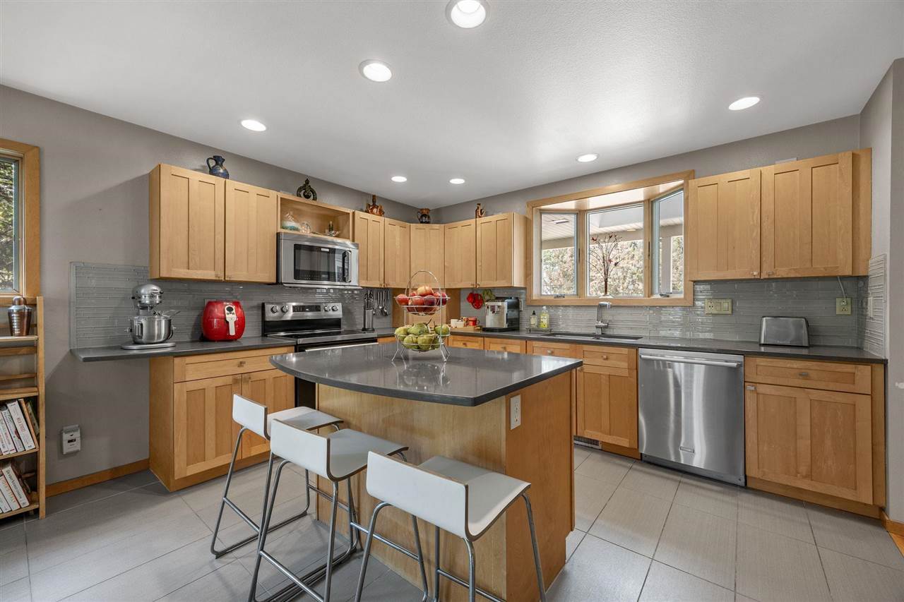 1902 Woodberry Court Iowa City IA 52246