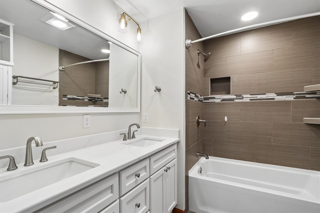 2036 North Ridge Drive Coralville IA 52241