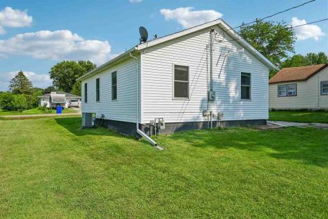 1315 1st Avenue Center Point IA 52213