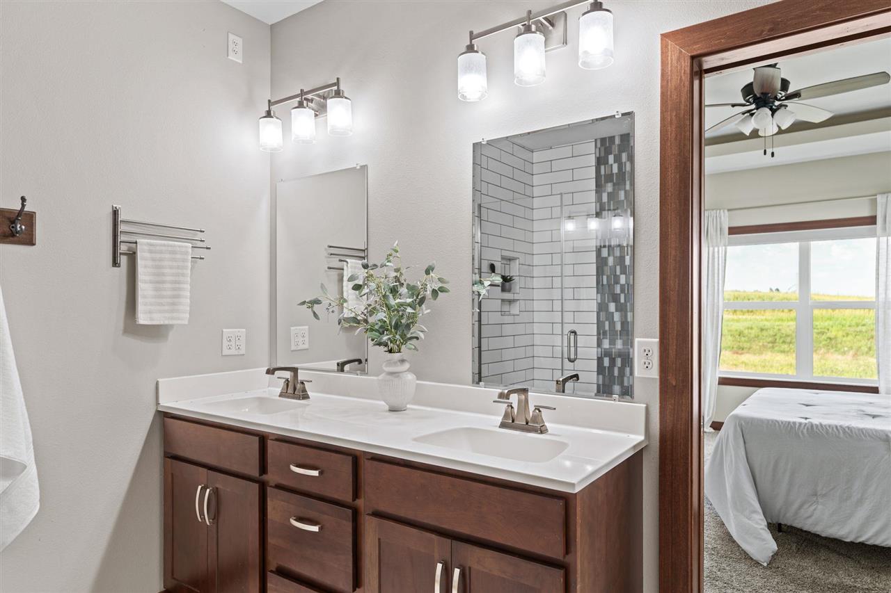 3176 Artesian Road Marion IA 52302