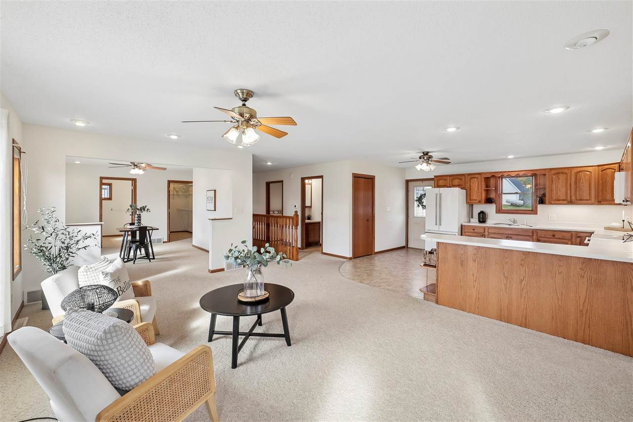 100 Court Street Victor IA 52347