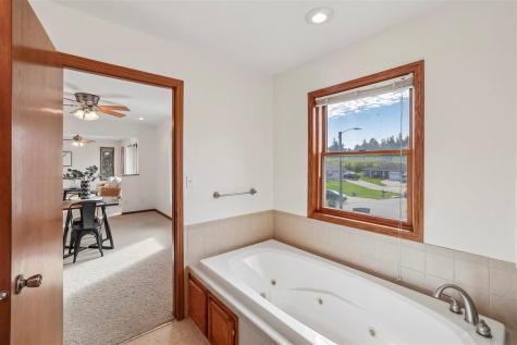 100 Court Street Victor IA 52347