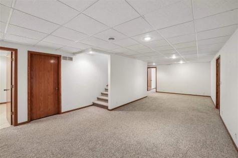 100 Court Street Victor IA 52347