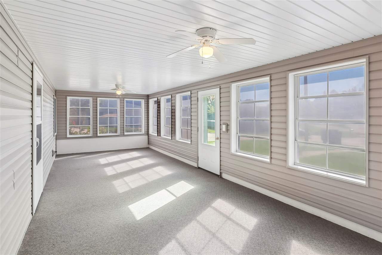 100 Court Street Victor IA 52347