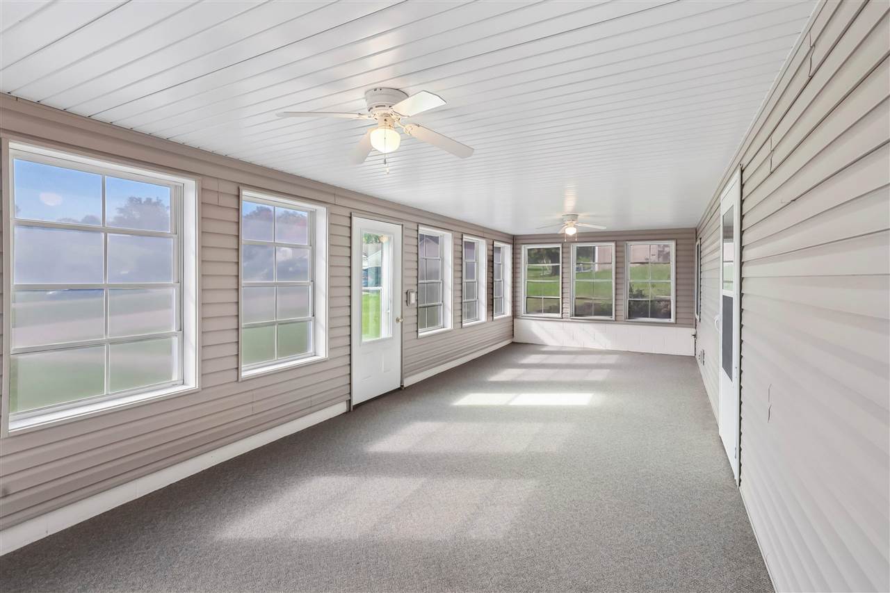 100 Court Street Victor IA 52347