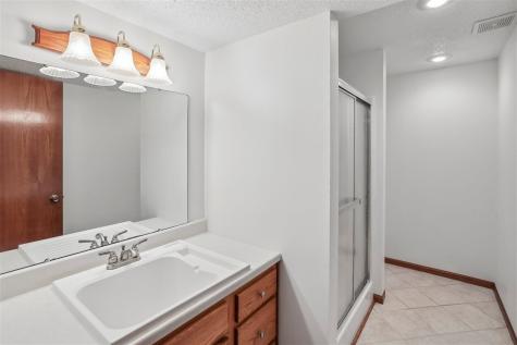 100 Court Street Victor IA 52347