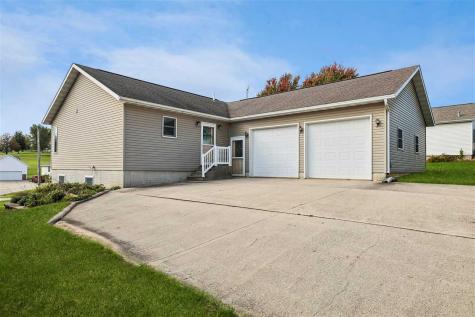 100 Court Street Victor IA 52347