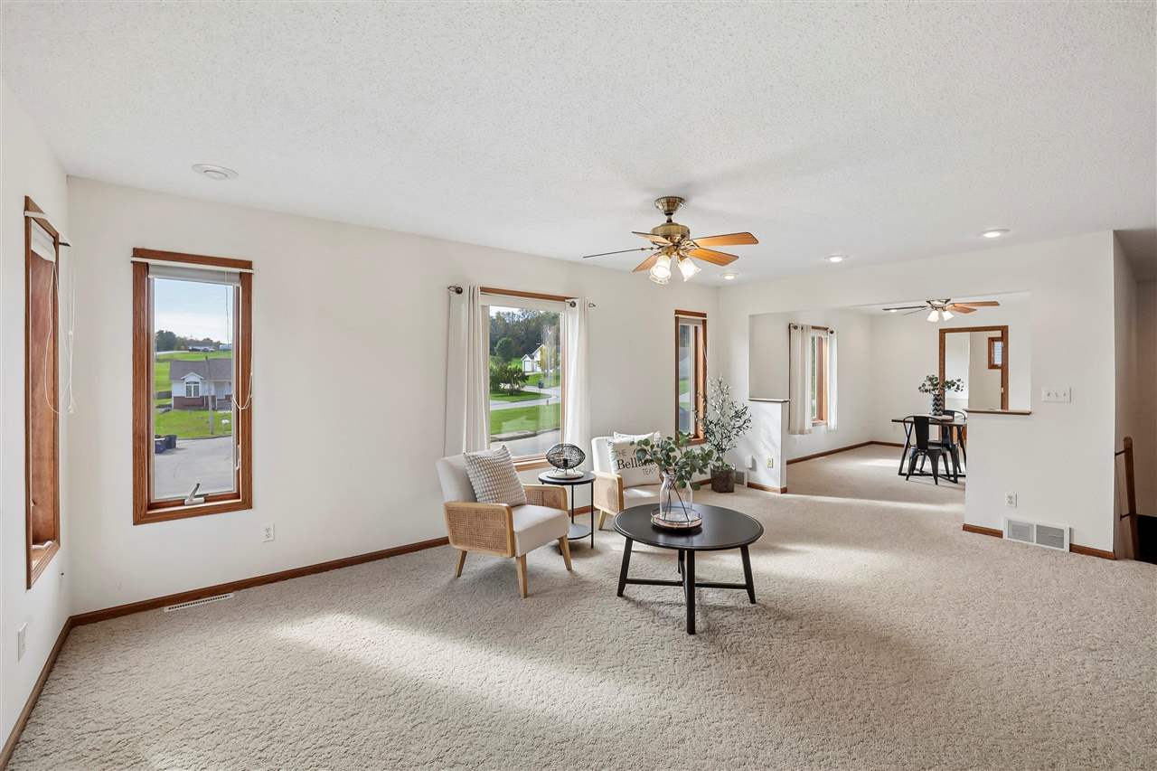 100 Court Street Victor IA 52347