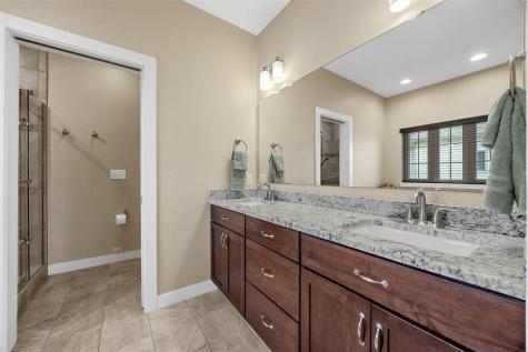 1825 Stone Creek Circle North Liberty IA 52317