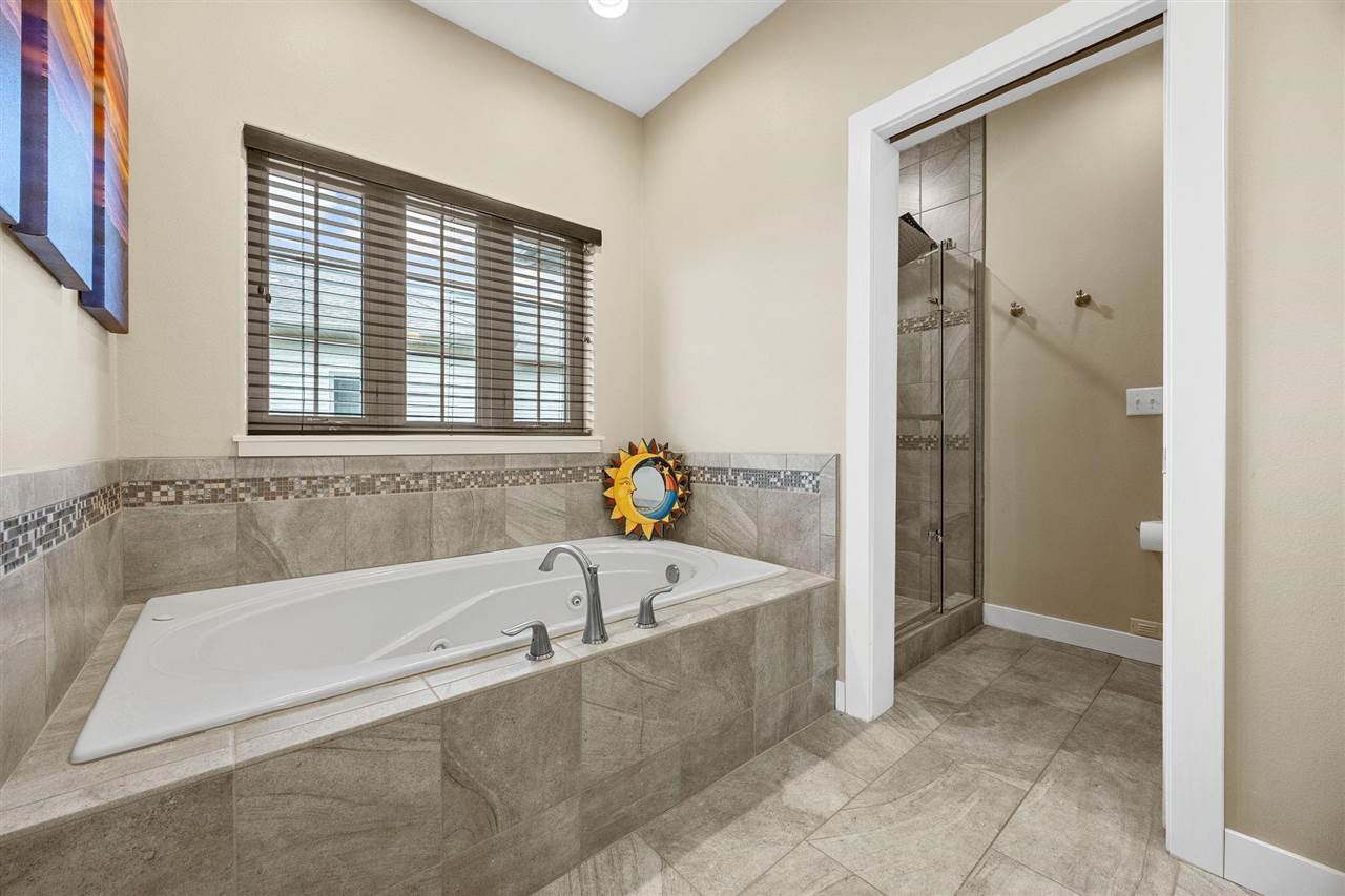 1825 Stone Creek Circle North Liberty IA 52317