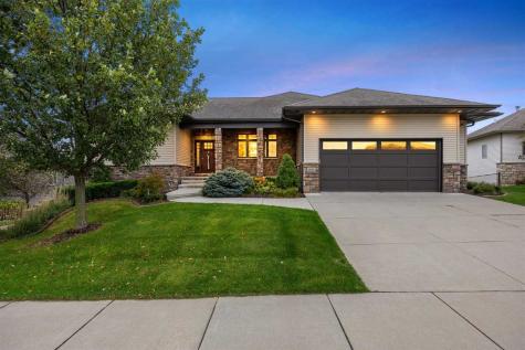 1825 Stone Creek Circle North Liberty IA 52317