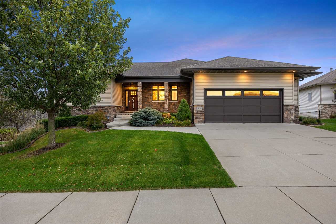 1825 Stone Creek Circle North Liberty IA 52317