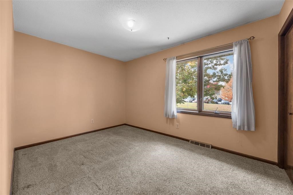 4216 Marilyn Drive NE Cedar Rapids IA 52402