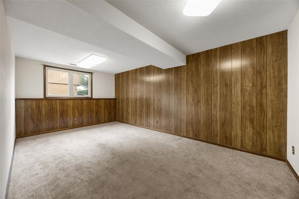 4216 Marilyn Drive NE Cedar Rapids IA 52402