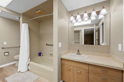 301 N 7th Avenue Iowa City IA 52245