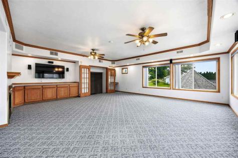 309 E 10th Street Tipton IA 52772